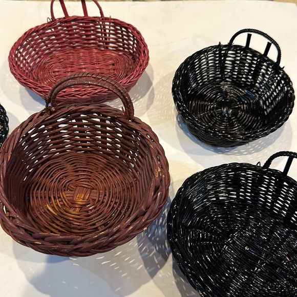 Brand new Hallmark little baskets set of 5 - Picture 3 of 11